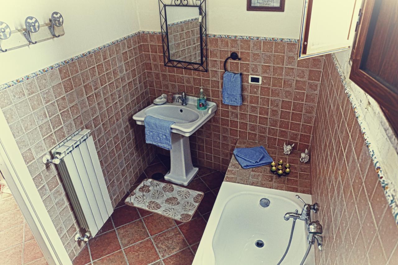 Bed and Breakfast La Pietra D'Argento Caserta Vecchia Exterior foto