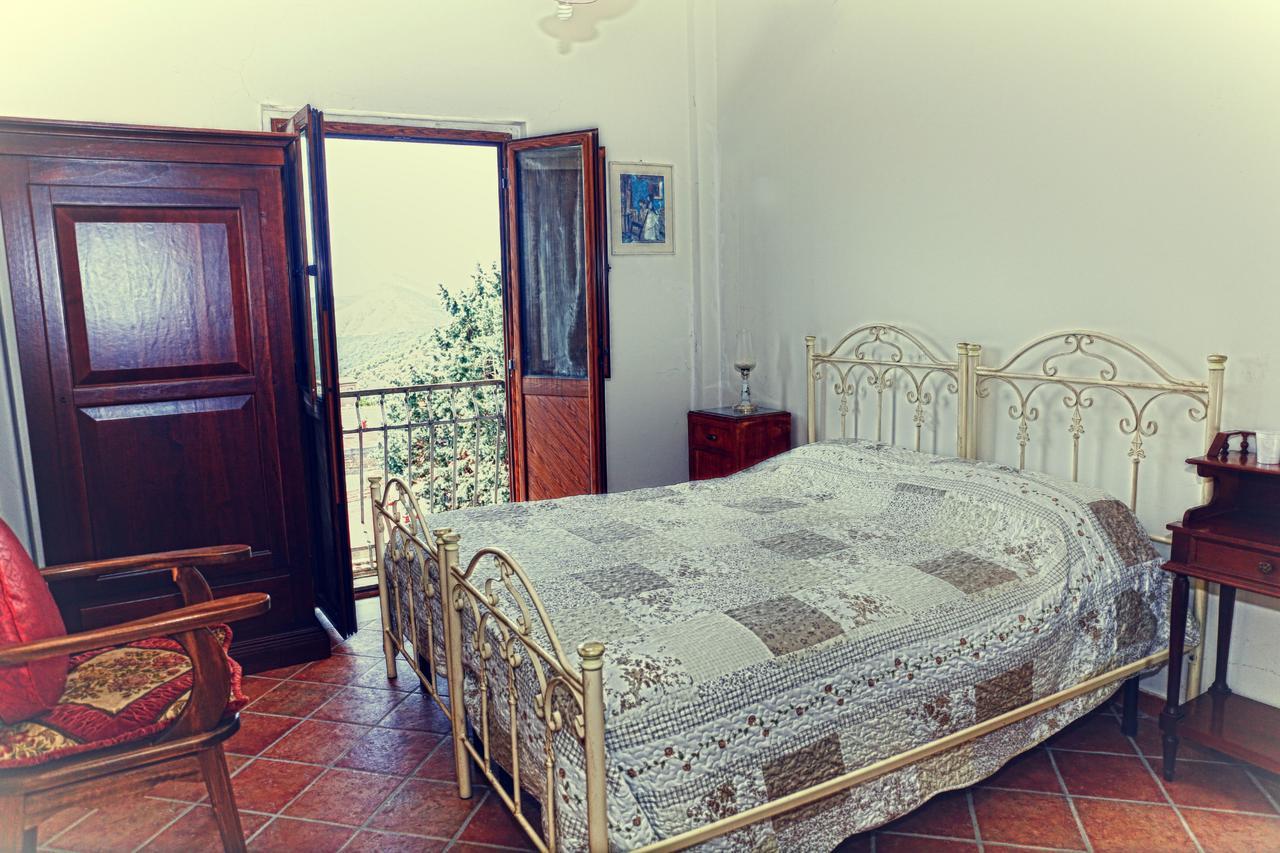 Bed and Breakfast La Pietra D'Argento Caserta Vecchia Exterior foto