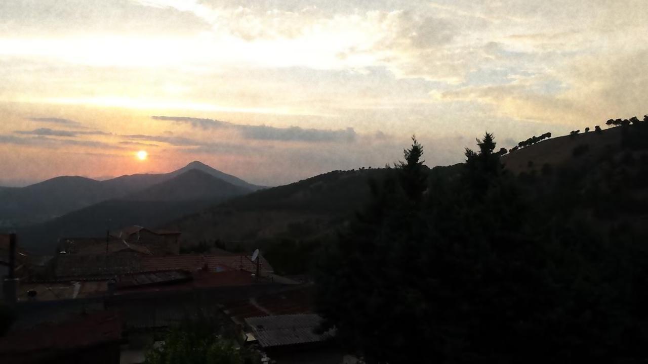 Bed and Breakfast La Pietra D'Argento Caserta Vecchia Exterior foto