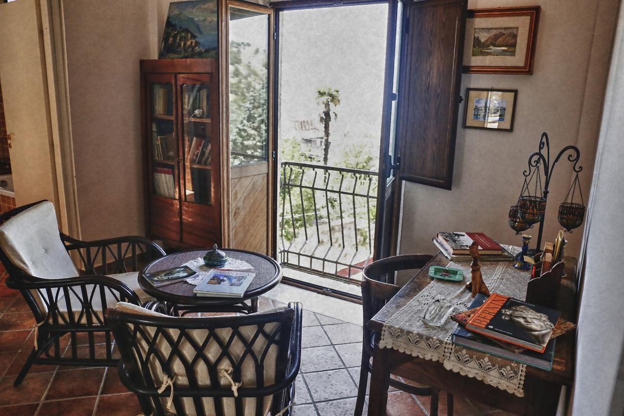 Bed and Breakfast La Pietra D'Argento Caserta Vecchia Exterior foto