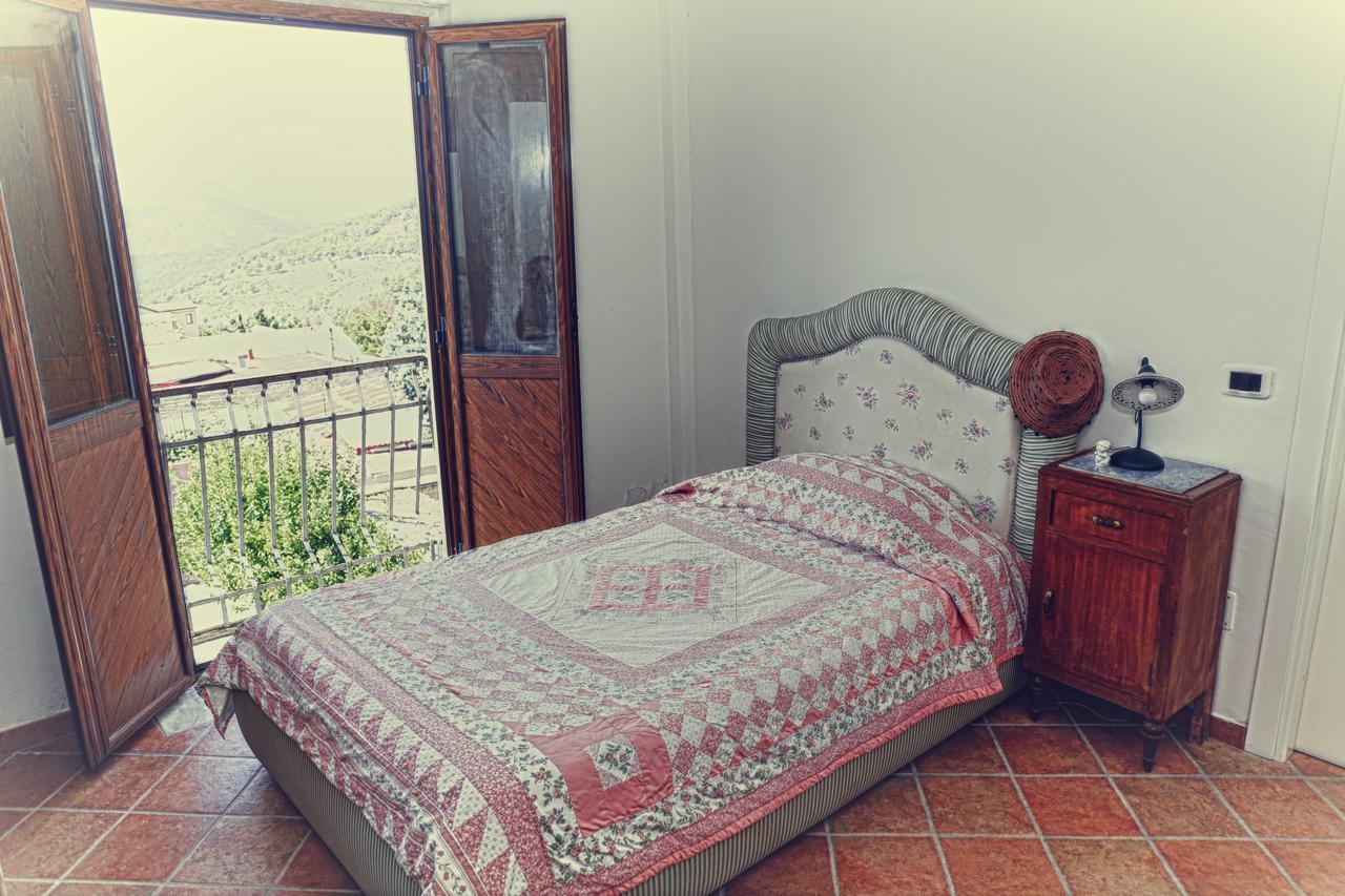 Bed and Breakfast La Pietra D'Argento Caserta Vecchia Exterior foto
